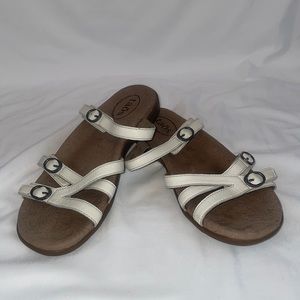 Taos casual sandal size 9us/40euro